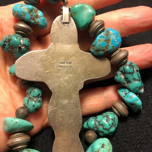 Handmade 4” turquoise cross pendant on an 11.5” turquoise nugget necklace 🤩 - Picture 11 of 17